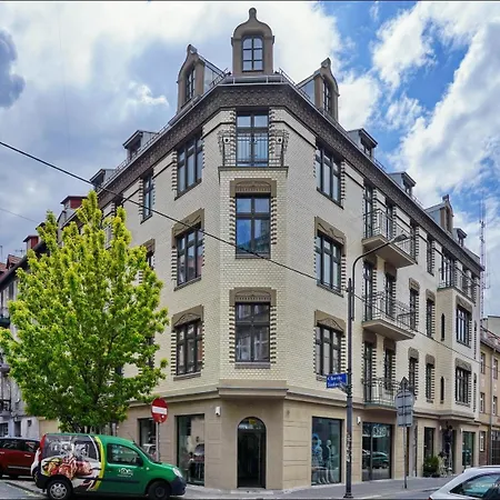 Canvashome Apartament *